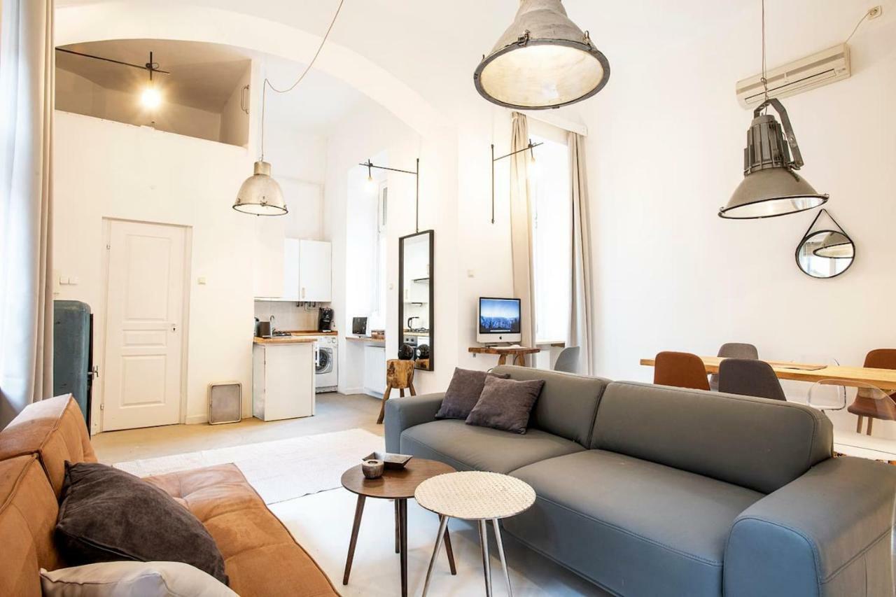 Danube Riverside Designer Apartment In City Center Budapest Exteriör bild
