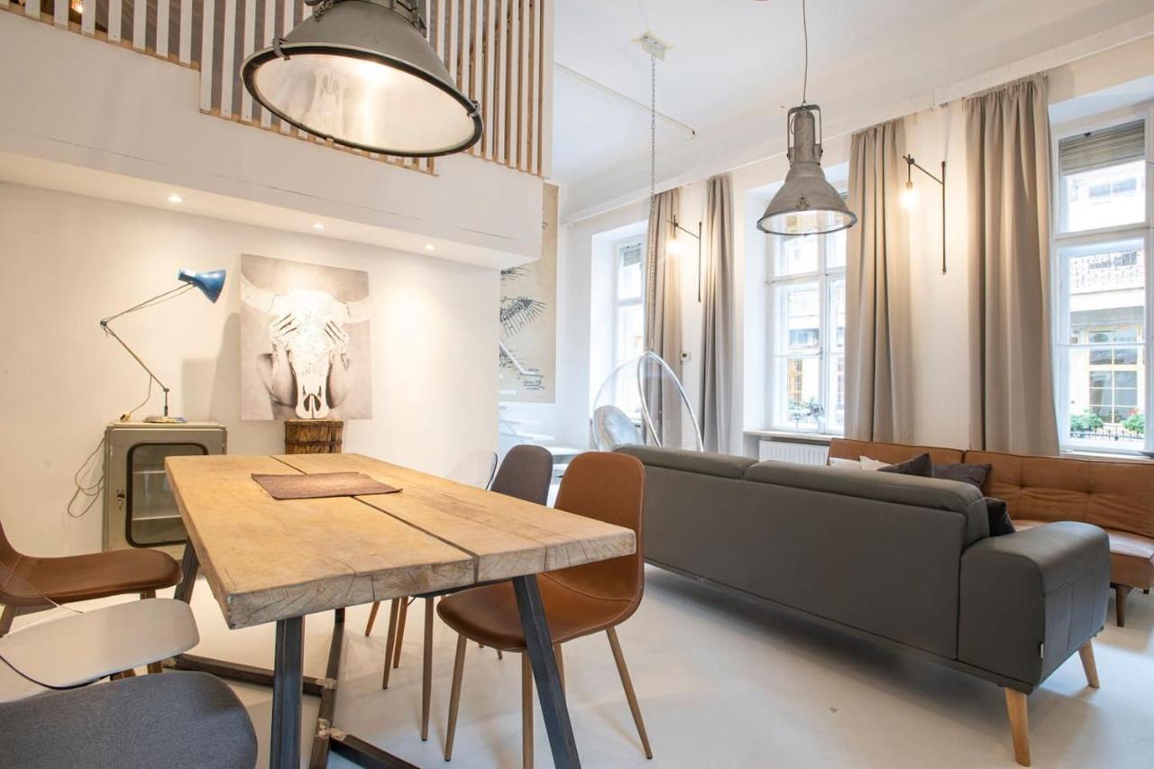 Danube Riverside Designer Apartment In City Center Budapest Exteriör bild